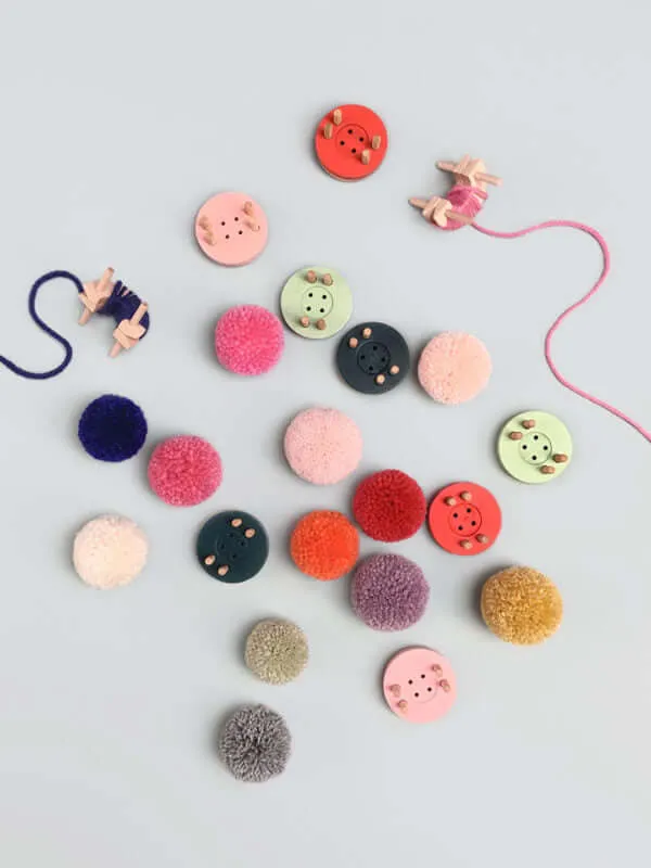 Button Pom Maker – Baby Pink Extra Small
