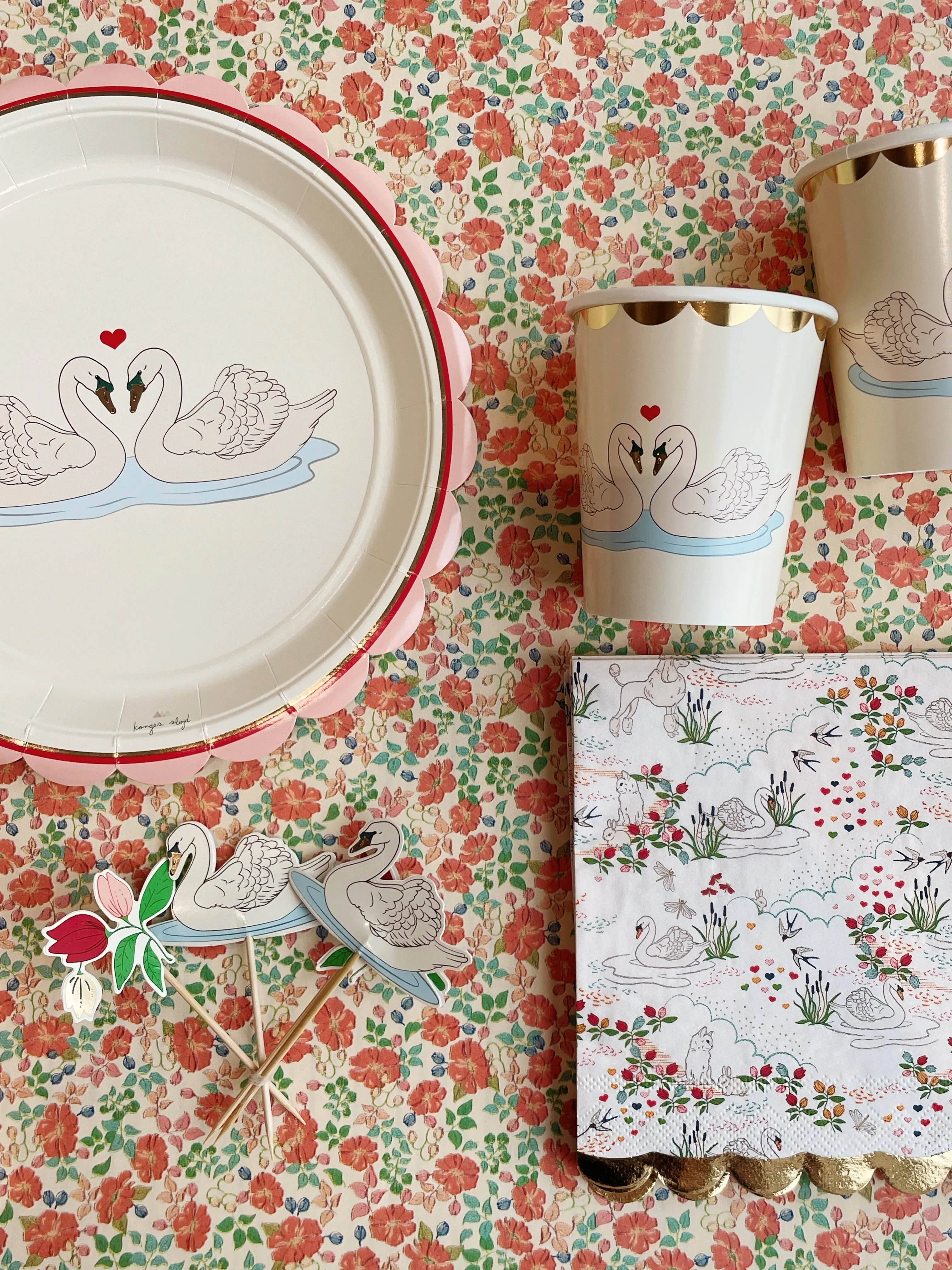 Konges Sløjd Birthday Party Kit | Swan