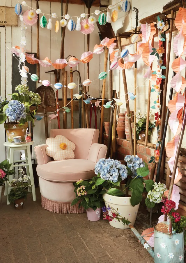 Meri Meri Garland | Pink Honeycomb Fan