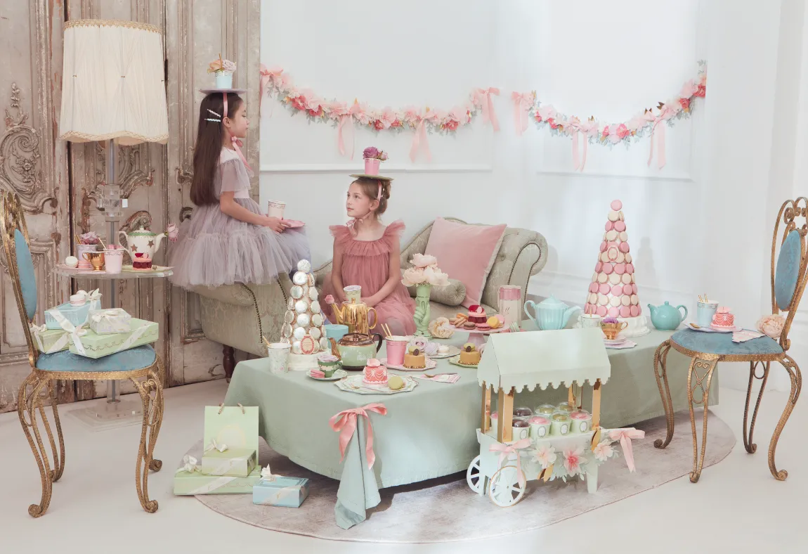 Meri Meri Party Candles | Laduree Paris Gold Dipped Tall Tapered (x 12)
