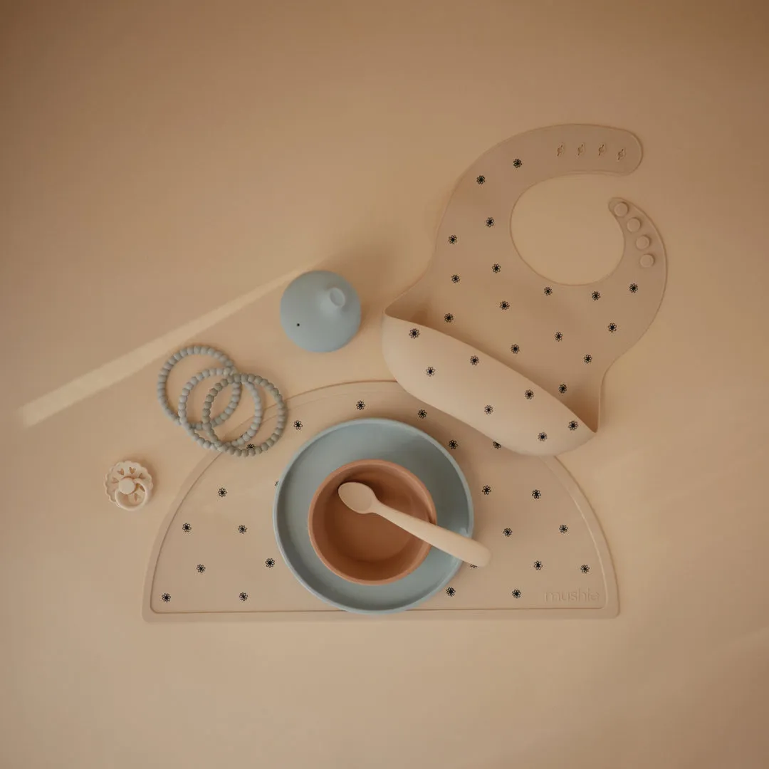 Mushie Silicone Baby Bib | Black Daisy