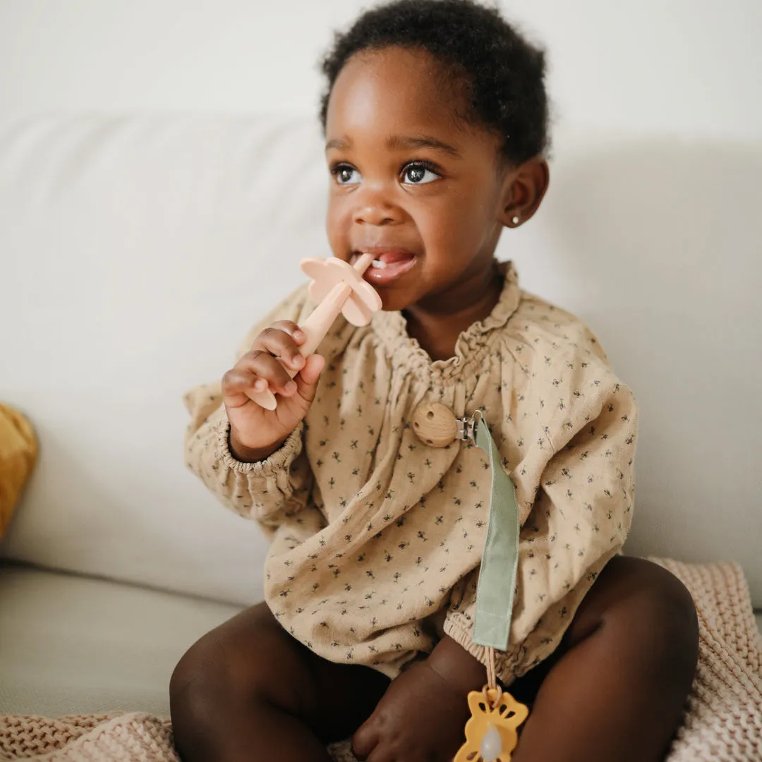Mushie Toothbrush Flower Training | Blush