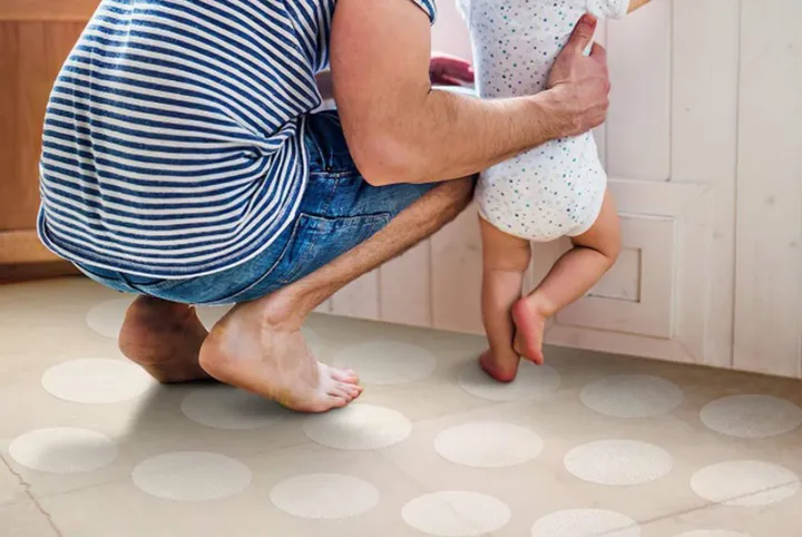 Slip-Safe Bath Spots | Water Bubbles