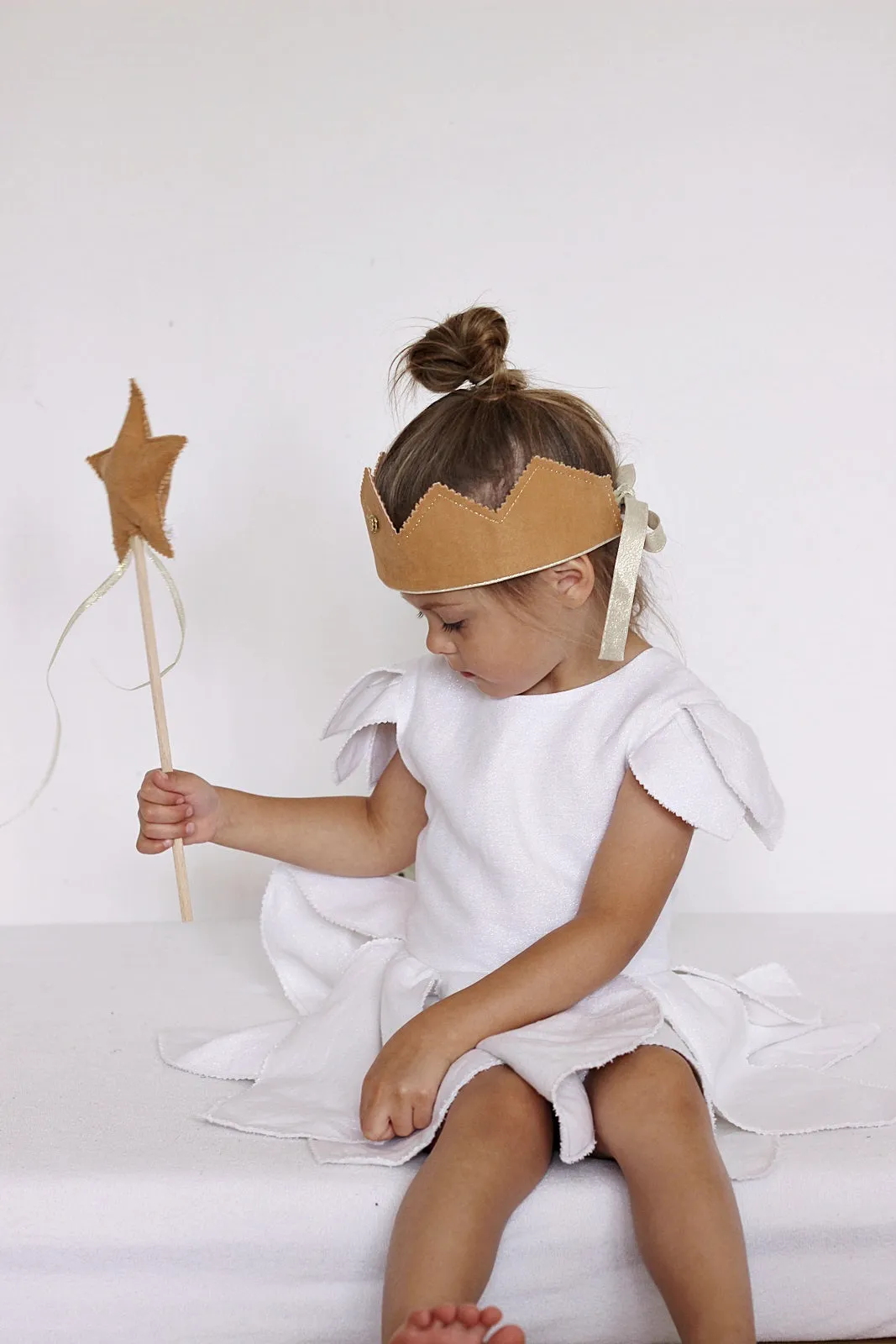 Wand Caramel with Gold Ribbon