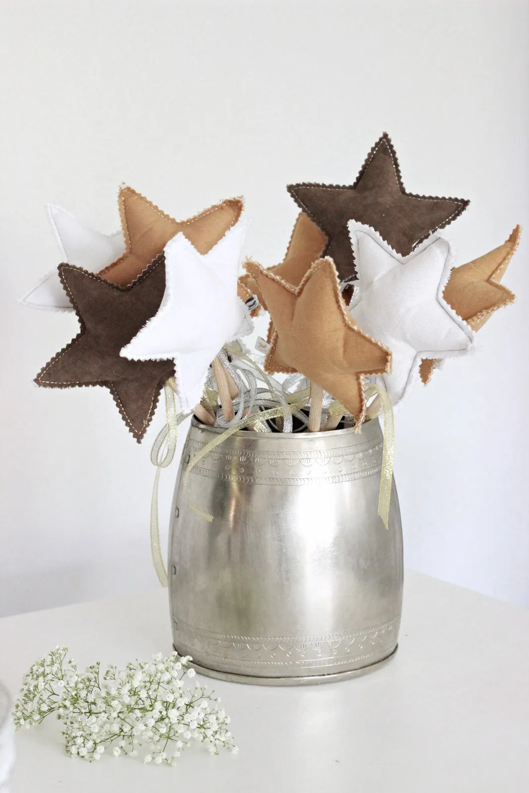 Wand Caramel with Gold Ribbon
