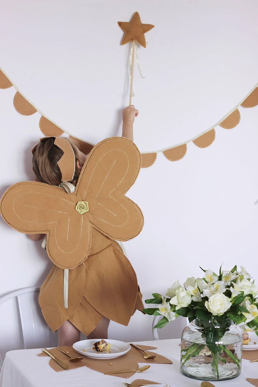 Wand Caramel with Gold Ribbon
