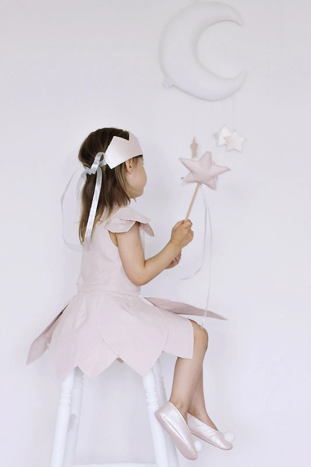 Wand Powder Pink with Silver Ribbon