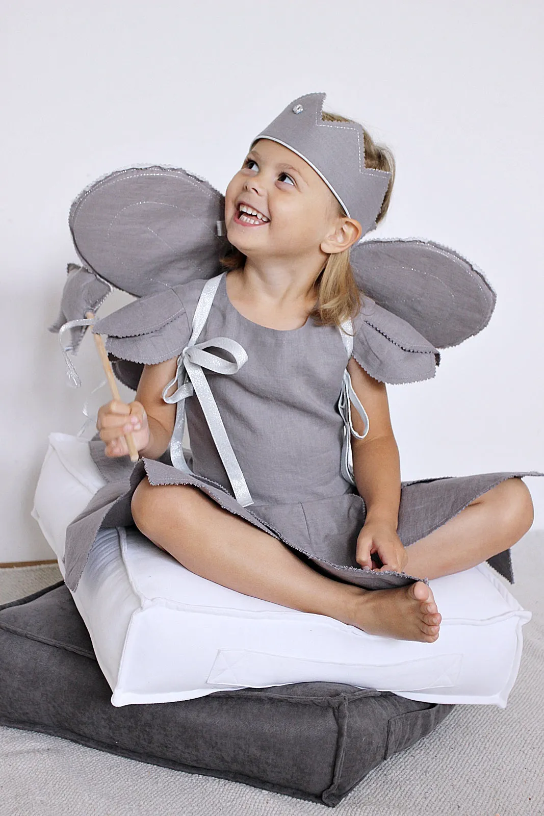 Wand Shark Grey with Silver Ribbon
